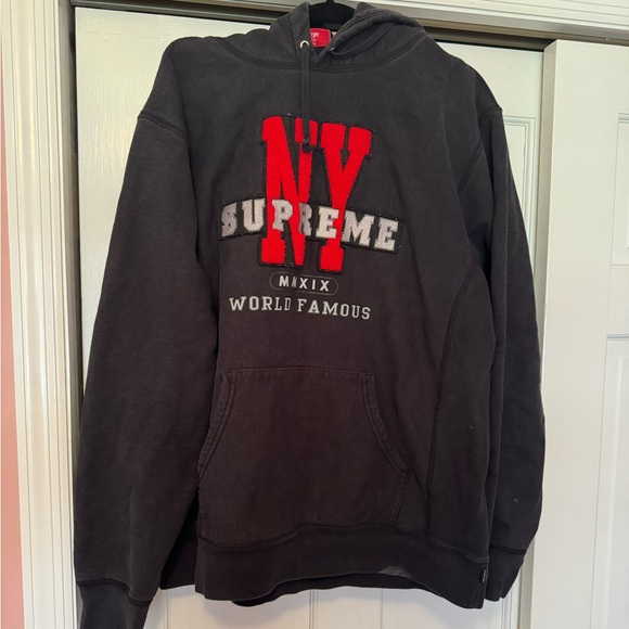 Supreme Hoodie - Picture 2 of 2